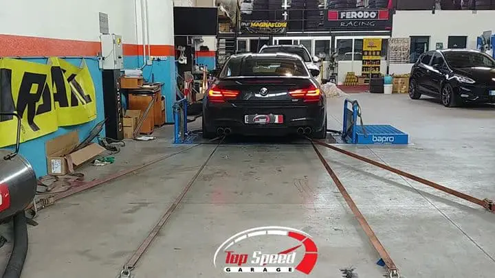 #Scarico su  #Bmw M6

Vuoi vedere quanti  #cv ha?
Metti  #MiPiace!