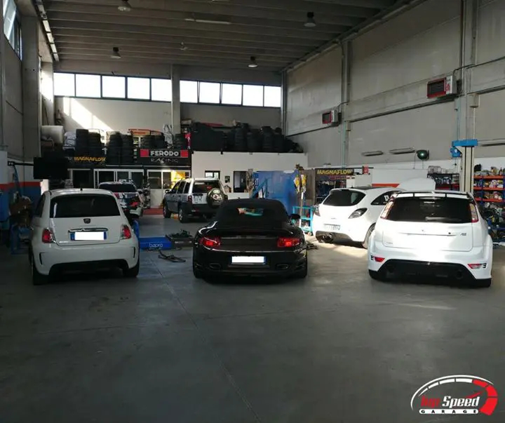 Ops e a queste cosa abbiamo fatto o stiamo facendo?!?!?!?!?

 #Ford  #Focus  #RS…